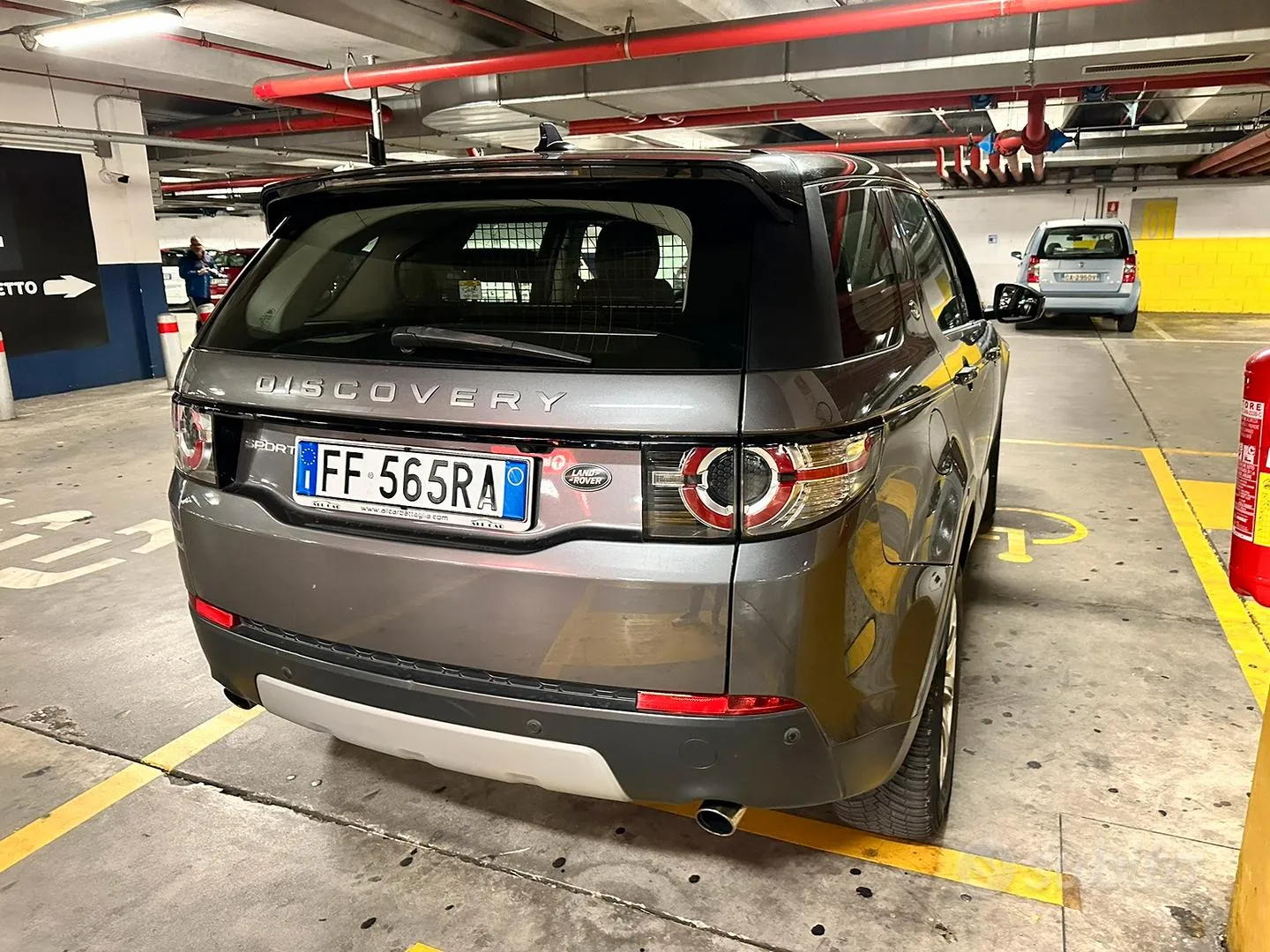 Land Rover Discovery Sport 2016 photo 4