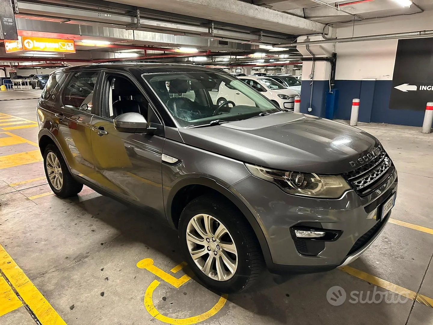 Land Rover Discovery Sport 2016 photo 2