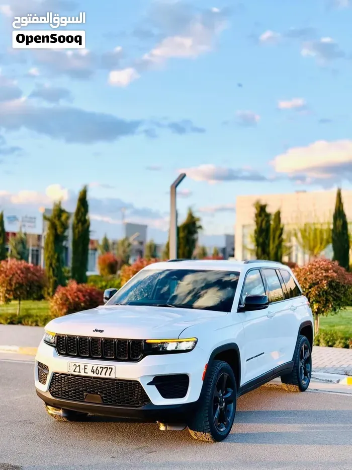 Jeep Grand Cherokee 2023 photo 3