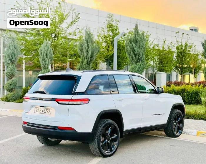 Jeep Grand Cherokee 2023 photo 2