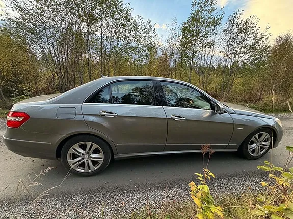 Mercedes-Benz E200 D 2011 photo 3