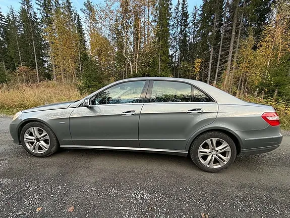 Mercedes-Benz E200 D 2011 photo 2