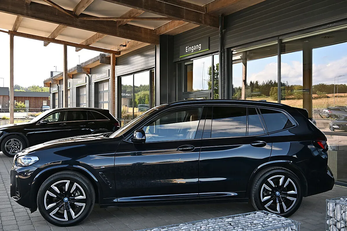 BMW Ix3 2022 photo 2