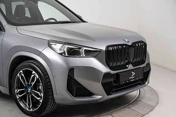 BMW Ix1 2023 photo 3