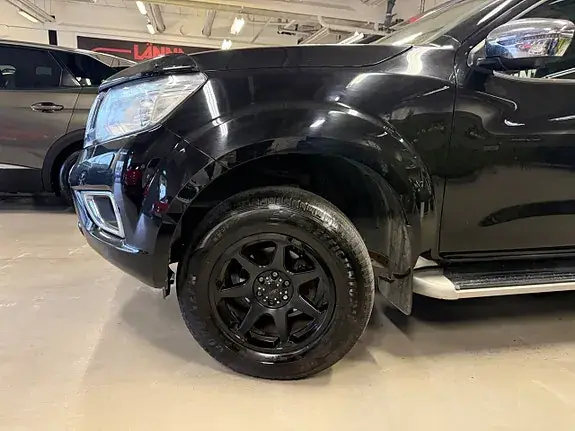 Nissan Navara 2017 photo 2