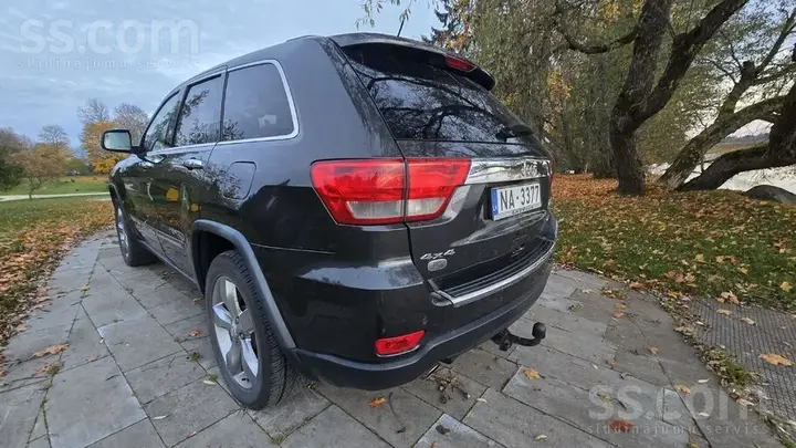 Jeep Grand Cherokee 2011 photo 3