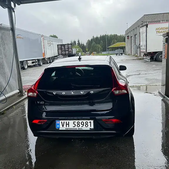 Volvo V40 2014 photo 2