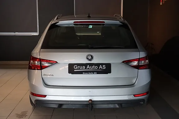 Skoda Superb 2018 photo 5
