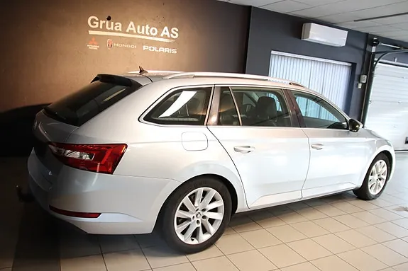 Skoda Superb 2018 photo 4