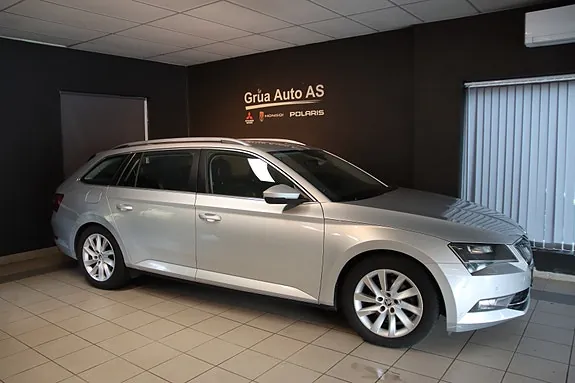 Skoda Superb 2018 photo 2
