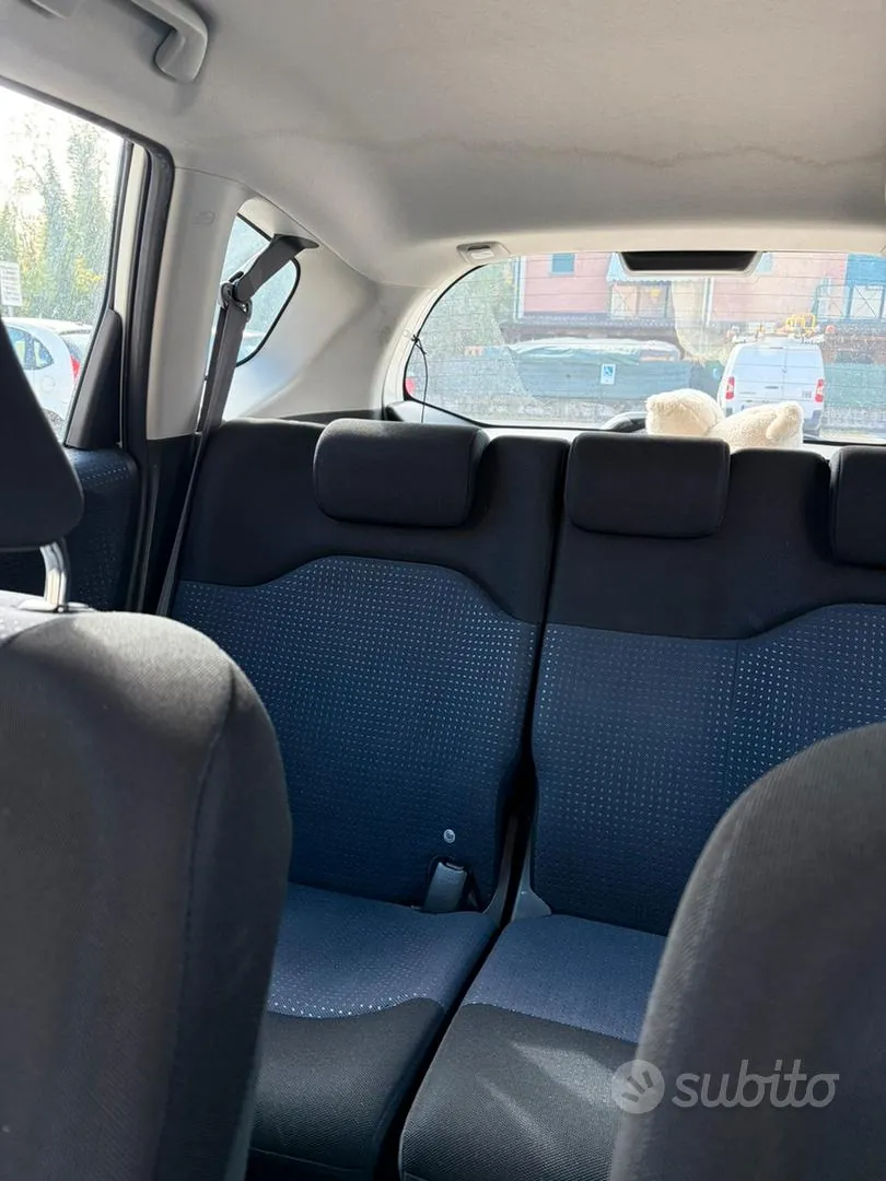 Honda Jazz 2010 photo 3