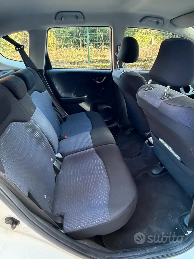 Honda Jazz 2010 photo 5