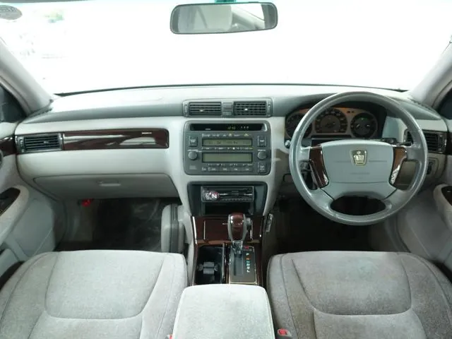 Toyota Crown 2003 photo 2