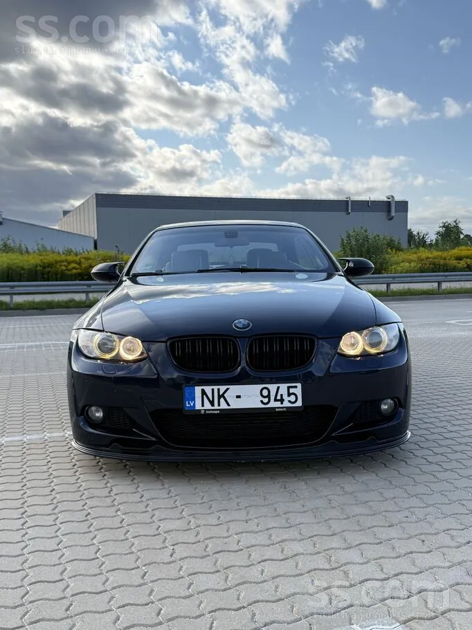 BMW 330 2008 photo 2