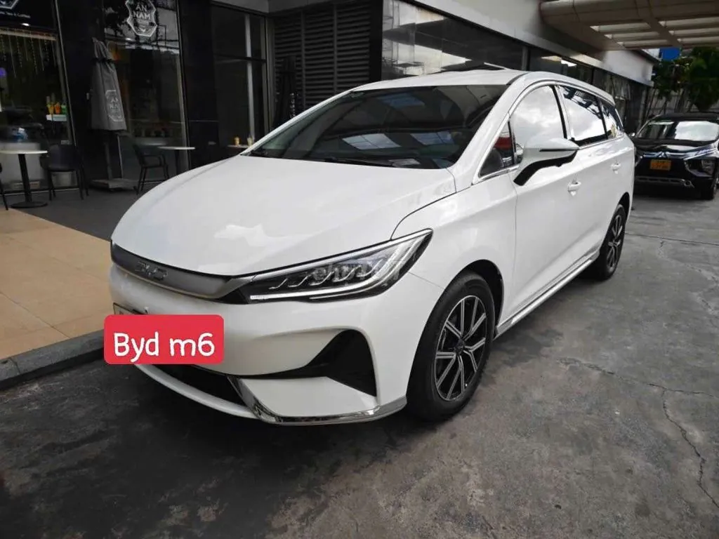BYD M6 2025 photo 2