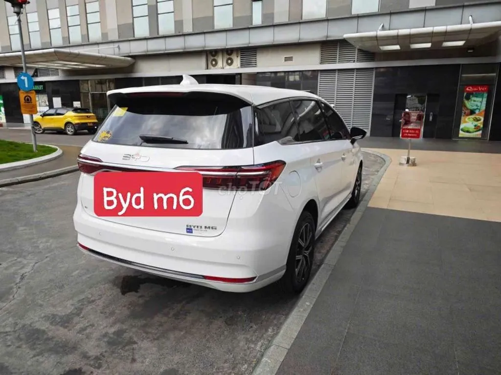 BYD M6 2025 photo 5