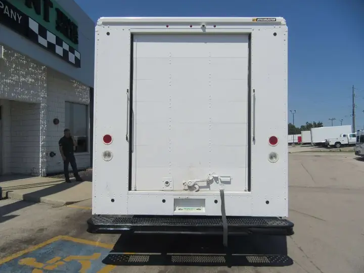 Ford F-59 2022 photo 4