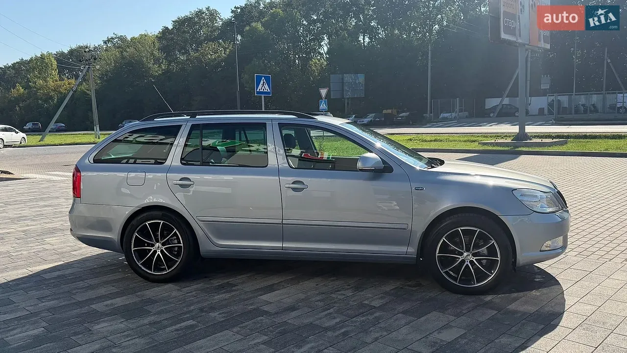 Skoda Octavia 2009 photo 4