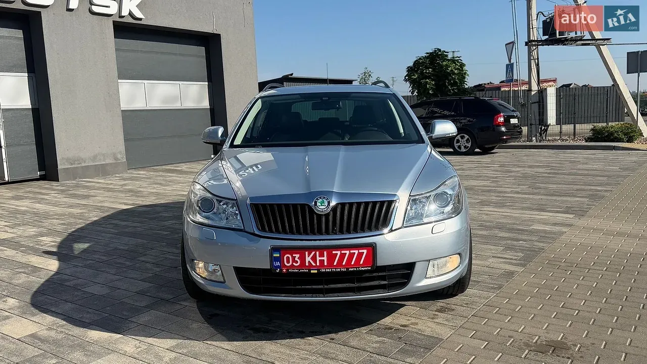 Skoda Octavia 2009 photo 2