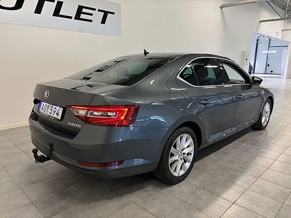 Skoda Superb 2016 photo 4