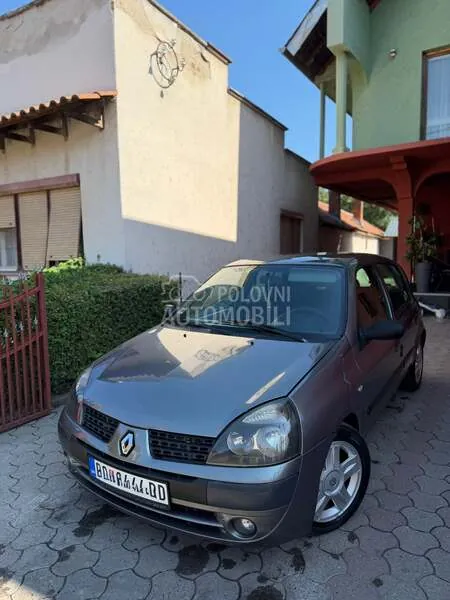 Renault Clio 2003 photo 2
