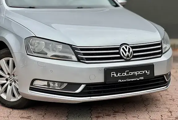 Volkswagen Passat 2011 photo 2