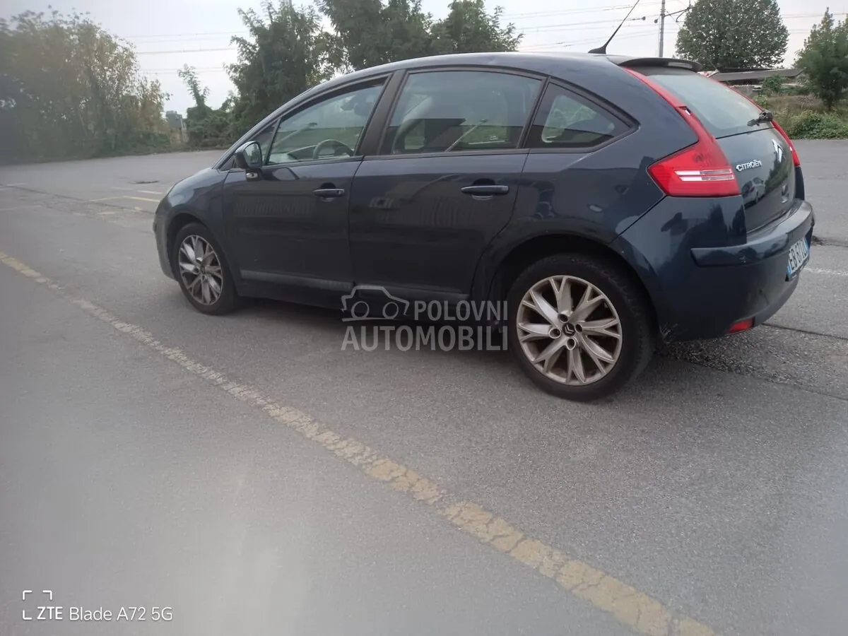 Citroen C4 2010 photo 3