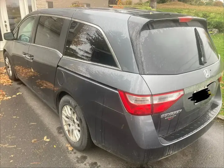 Honda Odyssey 2012 photo 3