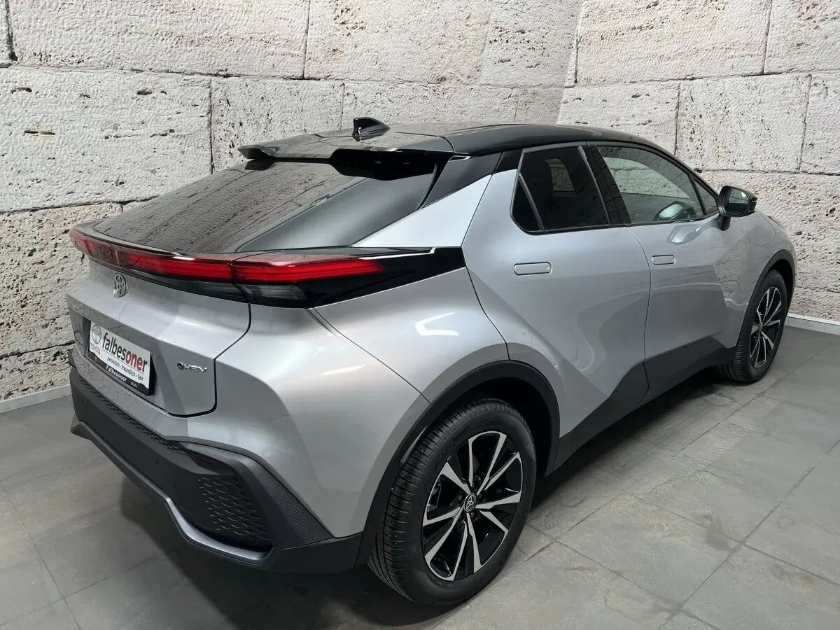 Toyota C-Hr 2025 photo 3