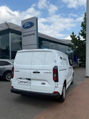 Ford Transit 2026 photo 3