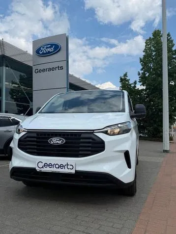 Ford Transit 2026 photo 2
