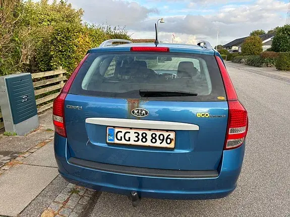 Kia Ceed 2011 photo 4