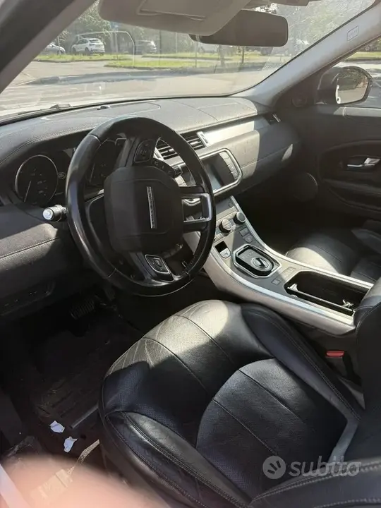 Land Rover Range Rover Evoque 2018 photo 4