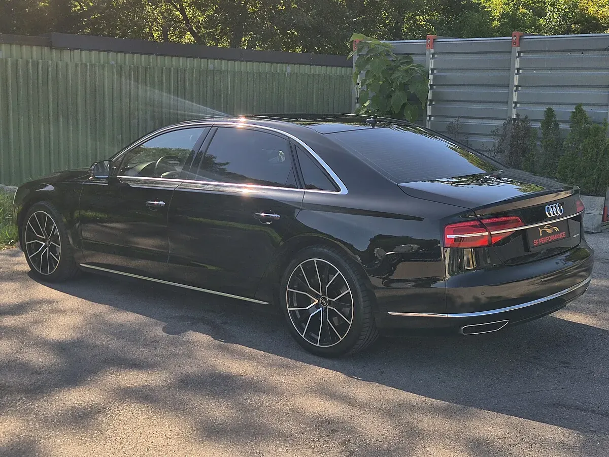 Audi A8 2016 photo 3