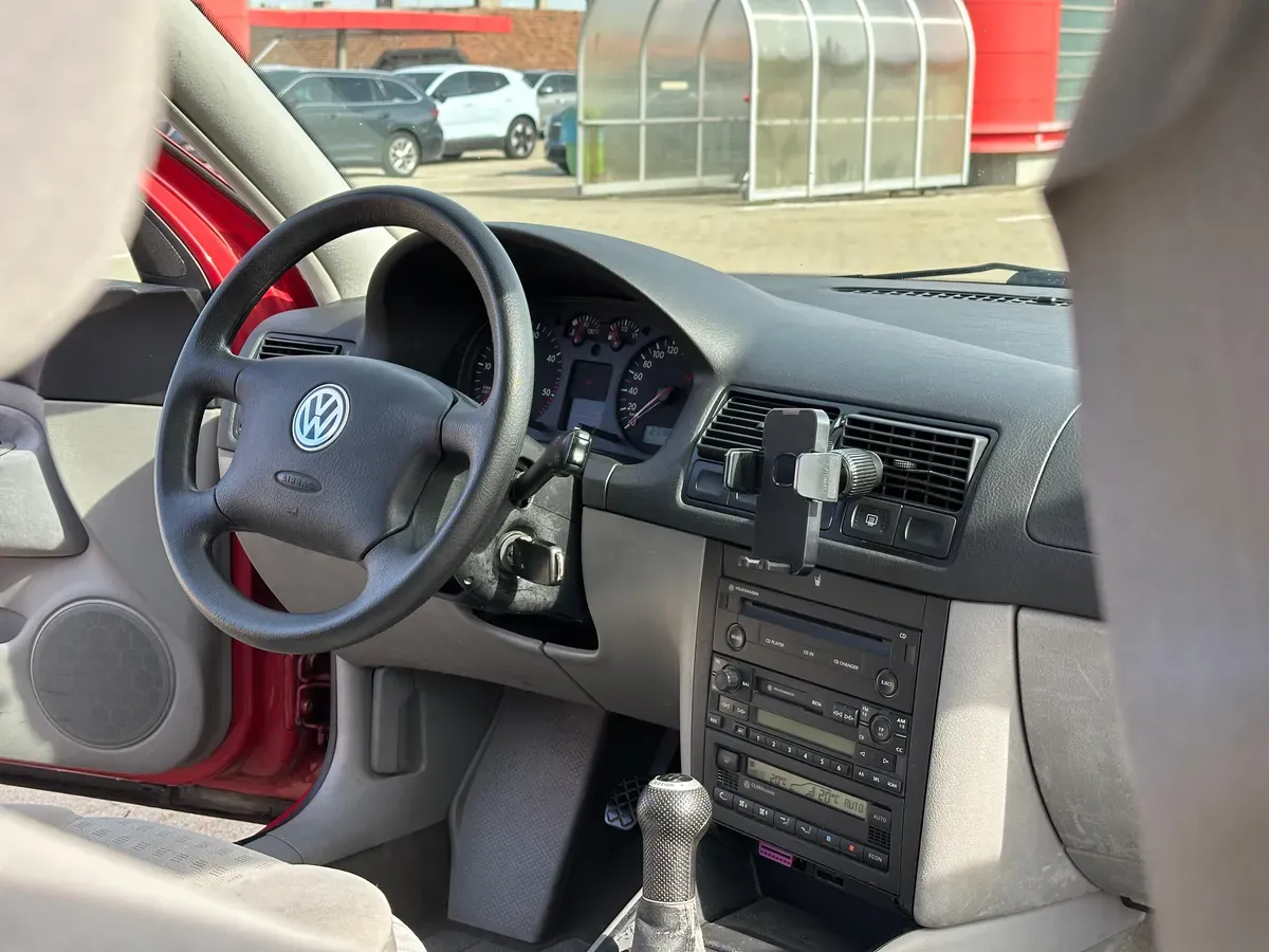 Volkswagen Golf 2002 photo 3