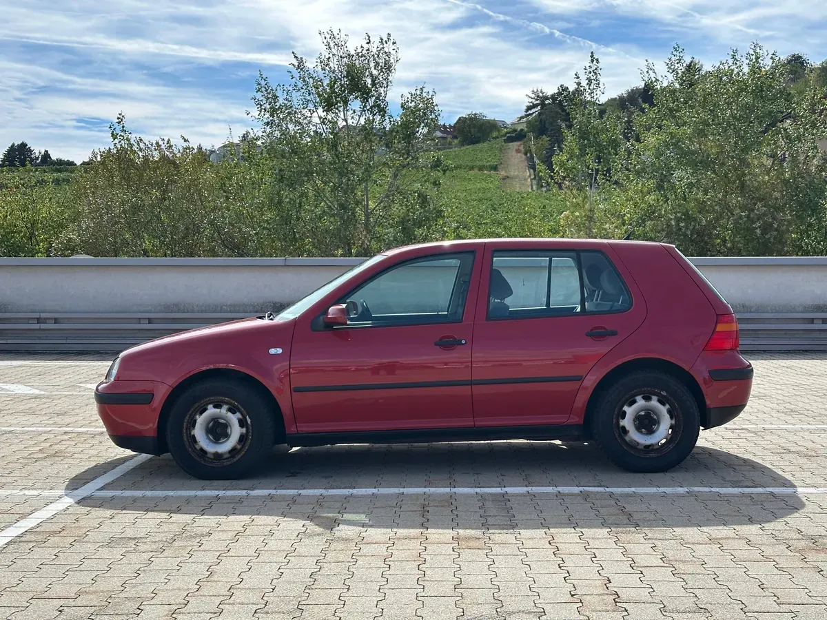 Volkswagen Golf 2002 photo 2