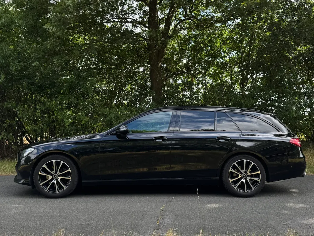 Mercedes-Benz E-Class 2019 photo 3