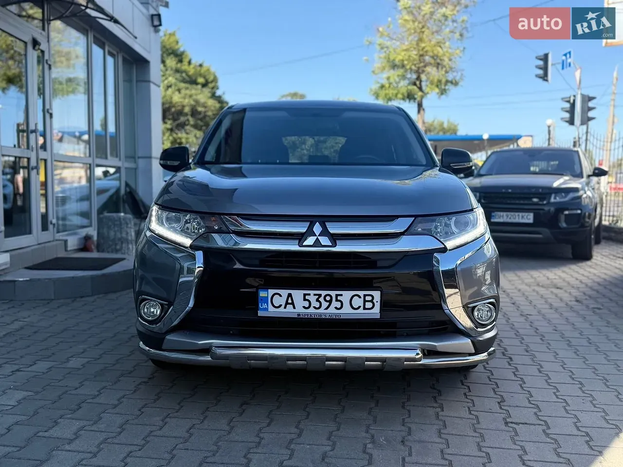 Mitsubishi Outlander 2018 photo 2