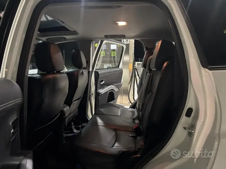 Mitsubishi Outlander 2010 photo 5
