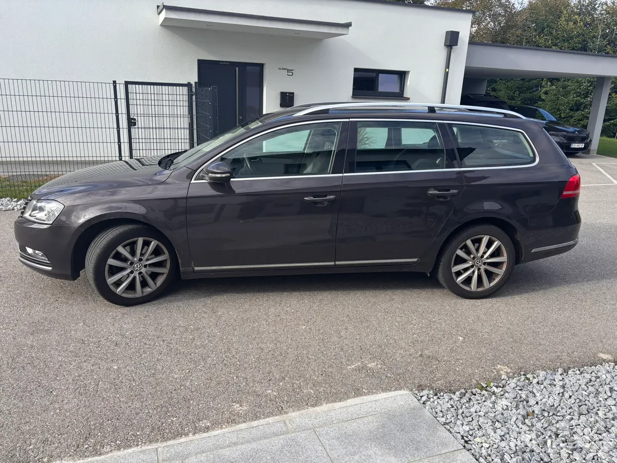 Volkswagen Passat 2011 photo 3