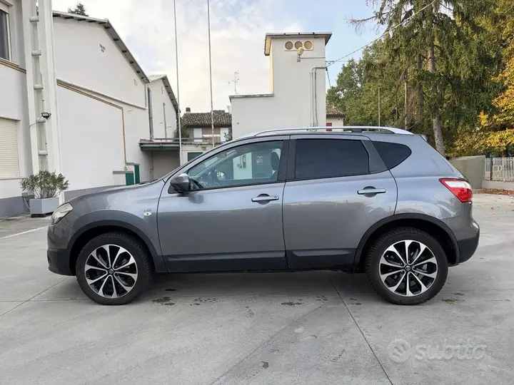 Nissan Qashqai 2012 photo 2