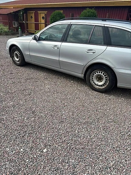 Mercedes-Benz E280 2005 photo 2