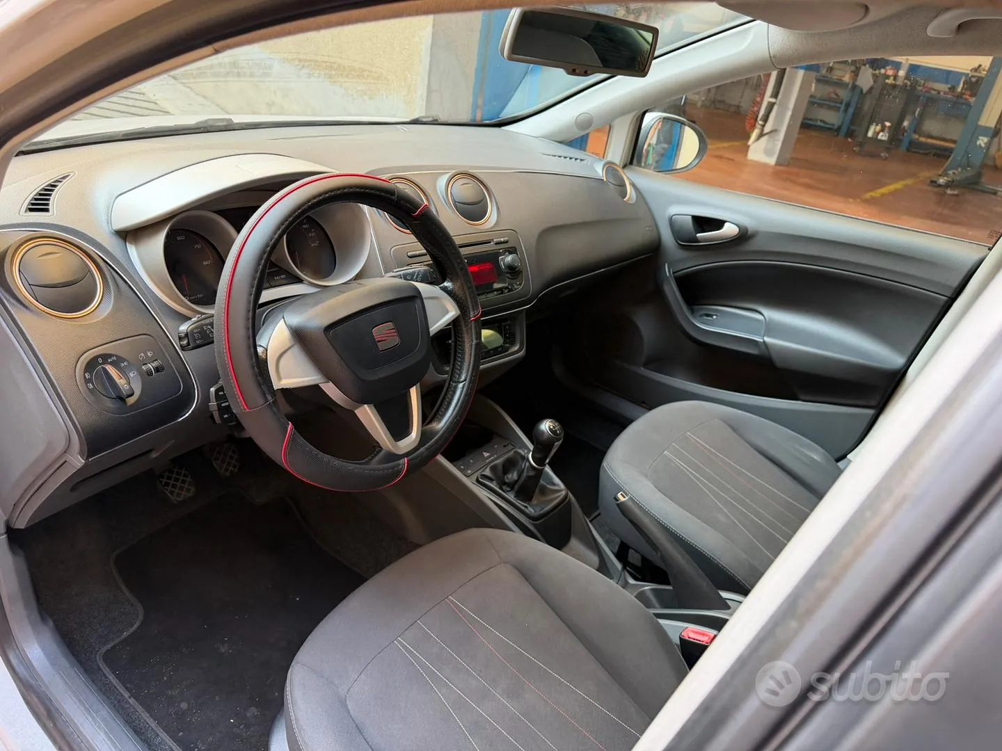 Seat Ibiza 2012 photo 3