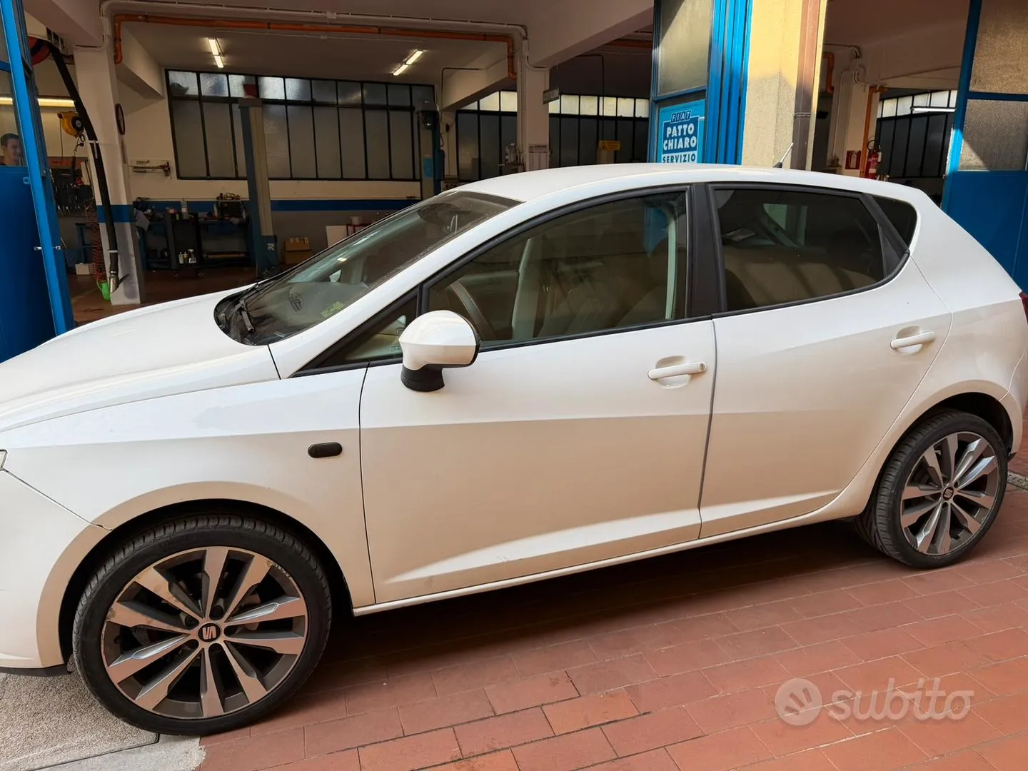 Seat Ibiza 2012 photo 2