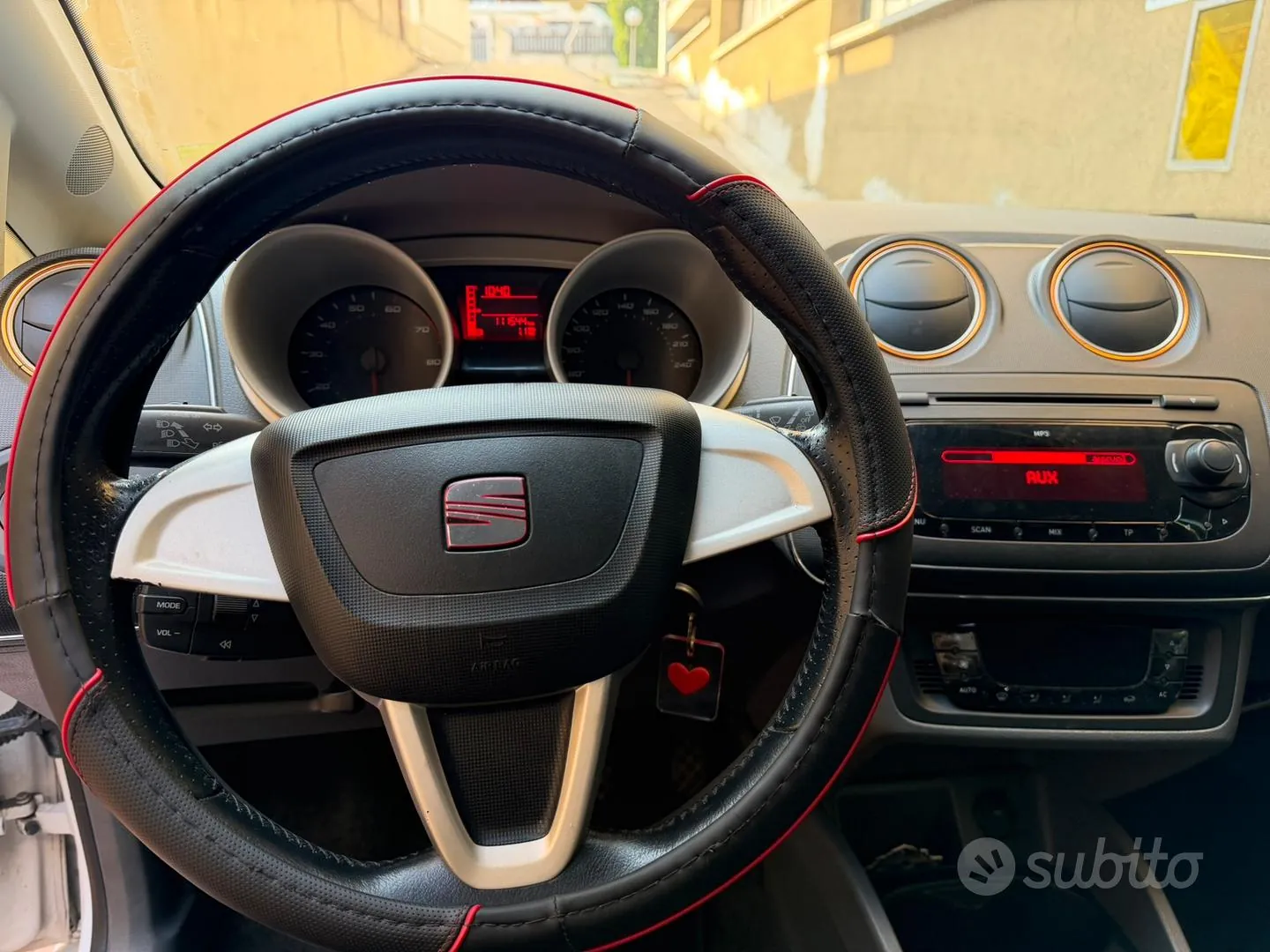 Seat Ibiza 2012 photo 4