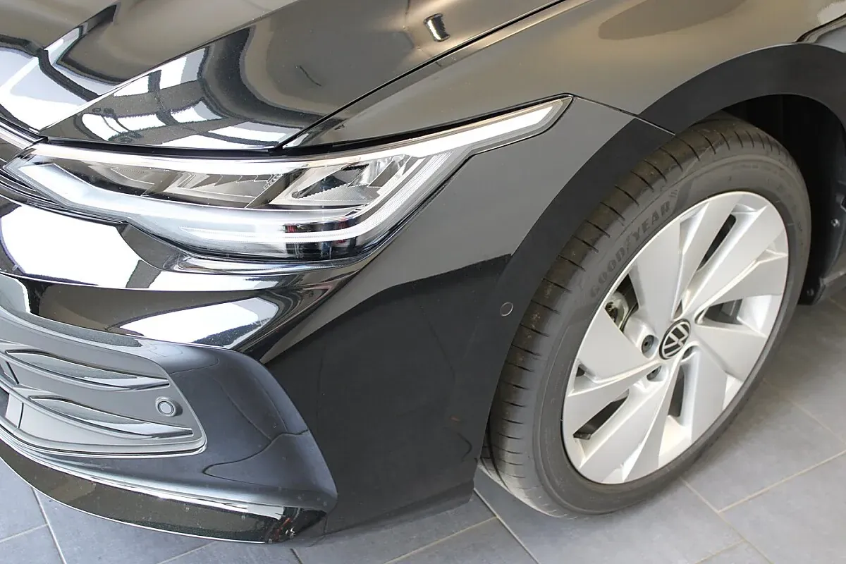 Volkswagen Golf 2026 photo 2