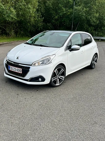 Peugeot 208 2018 photo 3