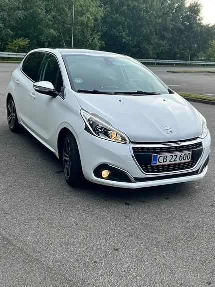Peugeot 208 2018 photo 4