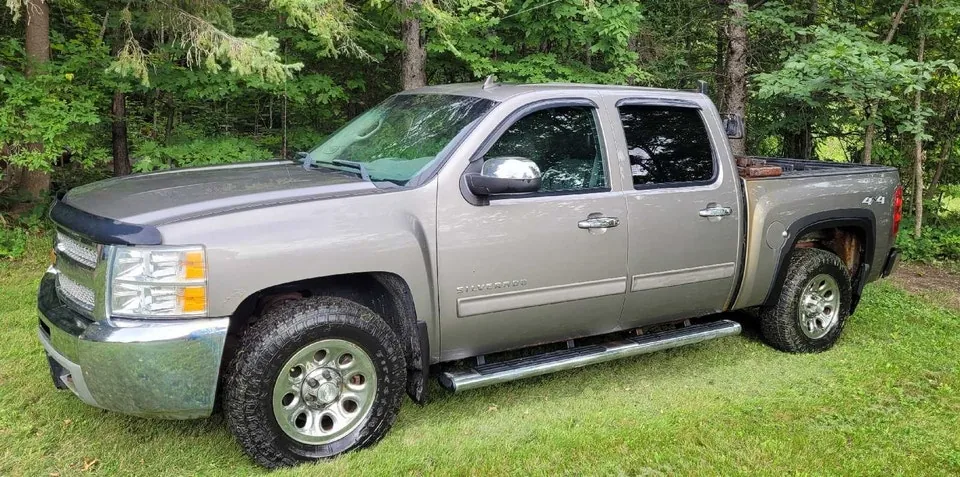 Chevrolet Silverado 1500 2012 photo 2
