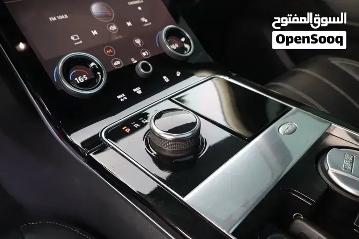 Land Rover Range Rover Velar 2019 photo 2